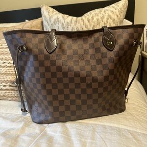 Louis Vuitton Neverfull Tote